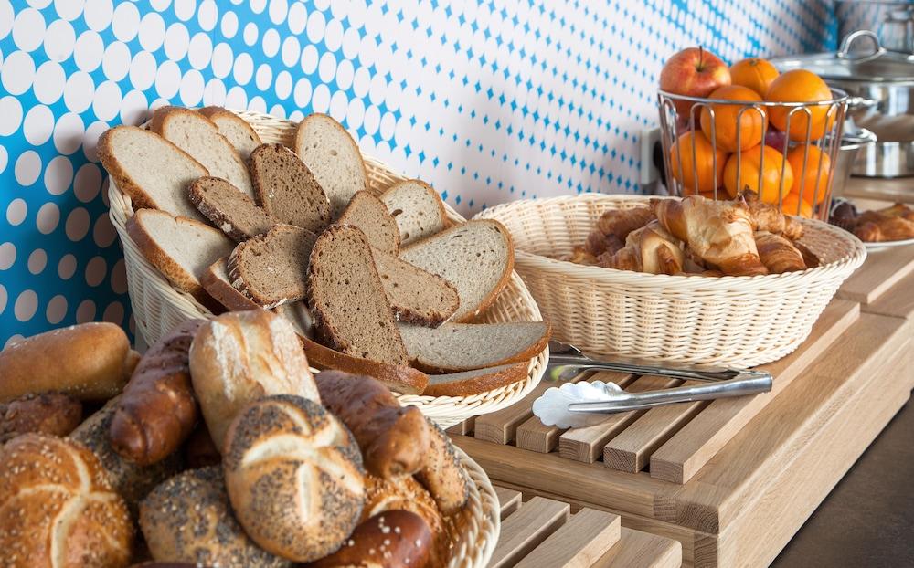 Coffee Fellows Hotel Muenchen-Freiham Екстериор снимка