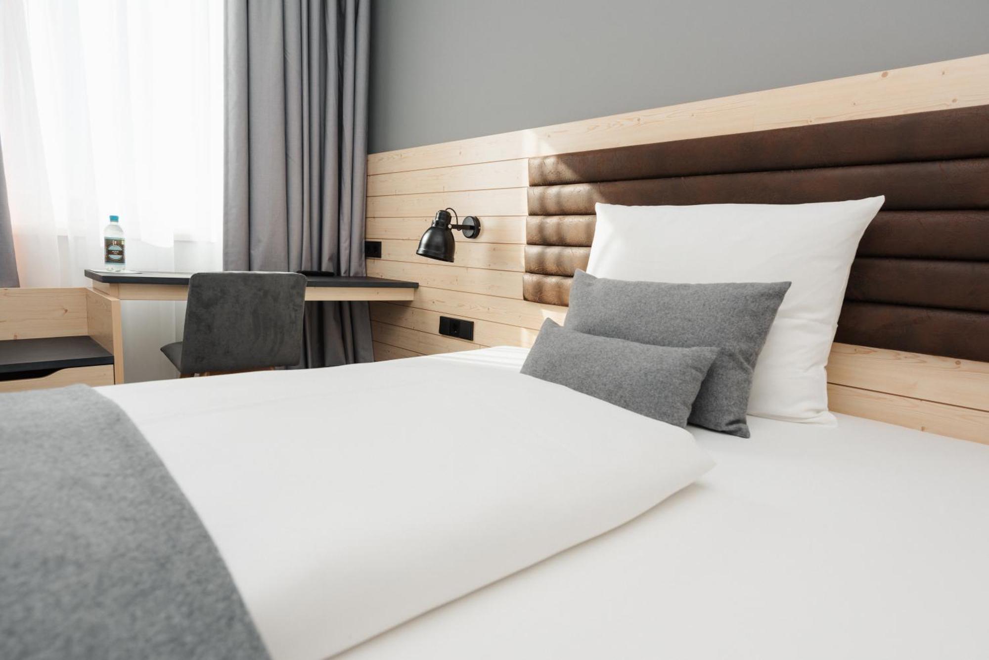 Coffee Fellows Hotel Muenchen-Freiham Екстериор снимка